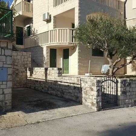 Sweet بوستيرا